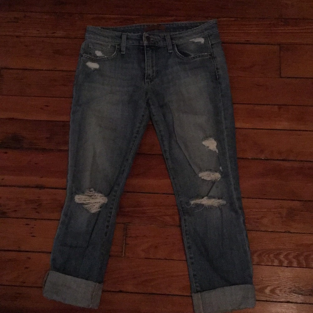 Joe’s Jean Boyfriend Cropped distressed sz 26